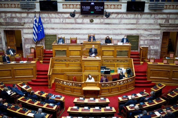 Ο Νίκος Δένδιας στο βήμα της Βουλής κατά τη συζήτηση νομοσχεδίου του υπουργείου Εξωτερικών (φωτ.: EUROKINISSI/Γιώργος Κονταρίνης)