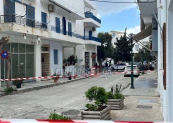 Λήψη από το σημείο της δολοφονίας του 50χρονου αγιογράφου (φωτ.: cyclades.gr)