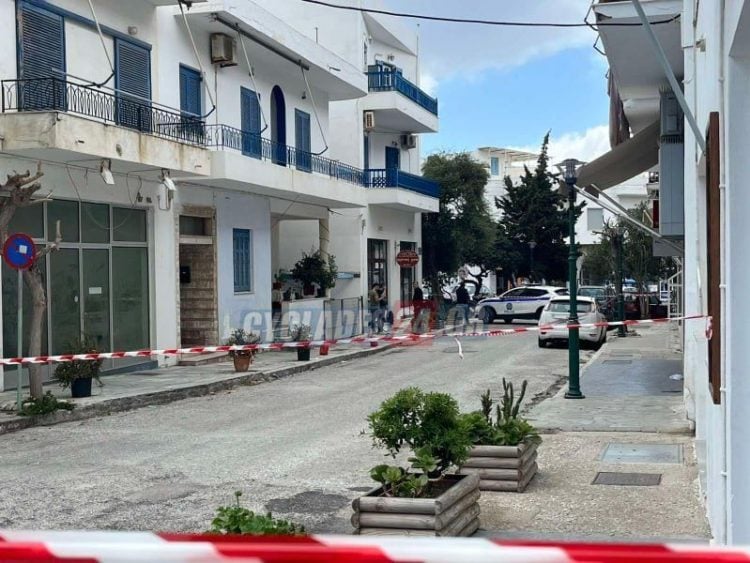 Λήψη από το σημείο της δολοφονίας του 50χρονου αγιογράφου (φωτ.: cyclades.gr)