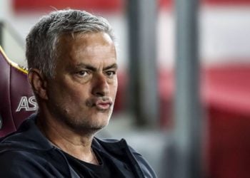 Ο προπονητής της Ρόμα Jose Mourinho  (Φωτ.:  EPA/ANGELO CARCONI)