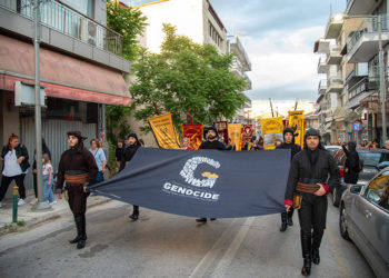 Στιγμιότυπο από την πορεία «Φλόγα της μνήμης», το 2022 στο Κιλκίς (φωτ.: Facebook / Δήμος Κιλκίς)