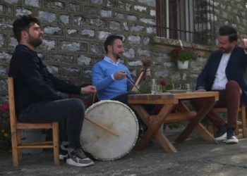 Γιώργος Κορτσινίδης, Χρήστος Καλιοντζίδης και Παναγιώτης Θεοδωρίδης, στον Διπόταμο Καβάλας (πηγή: YouTube)