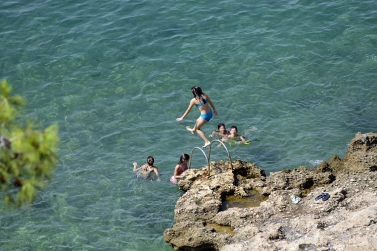 Θα «ψηθούμε» τις επόμενες μέρες, σύμφωνα με προβλέψεις μετεωρολόγων (φωτ.:  EUROKINISSI / Βασίλης Παπαδόπουλος)