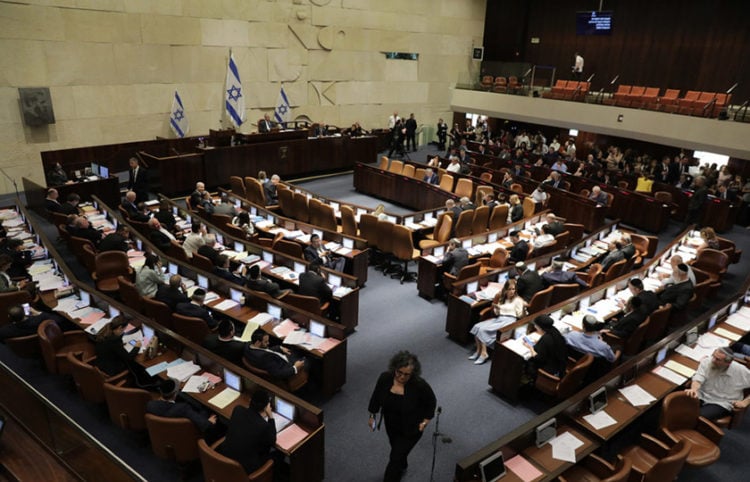 Τα μέλη της Κνεσέτ σε παλαιότερη συνεδρίαση (φωτ.: EPA / Abir Sultan)