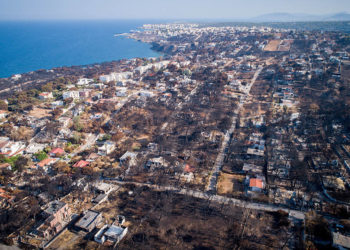 Το Μάτι σχεδόν έναν μήνα μετά τη φονική πυρκαγιά, το 2018 (φωτ.: EUROKINISSI)