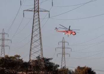 Εικόνα από τη φωτιά που ξέσπασε νωρίτερα, στη Μάνδρα Αττικής (φωτ.: EUROKINISSI / Σωτήρης Δημητρόπουλος)