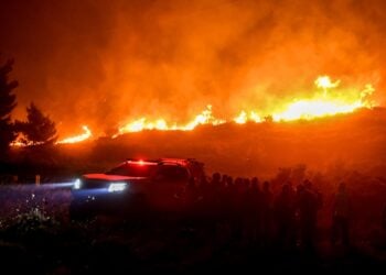 Πυρκαγιά στο Ντράφι της Πεντέλης, Τρίτη 19 Ιουλίου 2022 (Eurokinissi/Γιώργος Κονταρίνης)