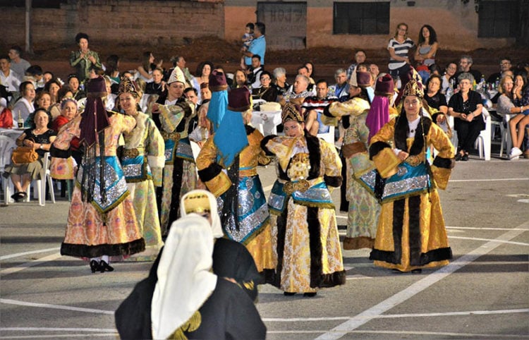 Στιγμιότυπο από τη 2η Πανελλήνια Συνάντηση που έγινε το 2018 στην Κατερίνη (φωτ.: Facebook / Σύλλογος Μικρασιατών Πιερίας)