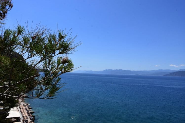 Στιγμιότυπο από την παραλία της Αρβανιτιάς, στο Ναύπλιο (φωτ. αρχείου: EUROKINISSI / Βασίλης Παπαδόπουλος)