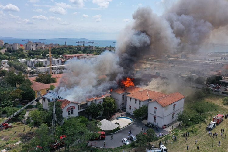 Η πυρκαγιά προκάλεσε σοβαρές ζημιές στο ίδρυμα (φωτ. αρχείου: ΑΠΕ-ΜΠΕ / Anadolu Agency / Lokman Akkaya)