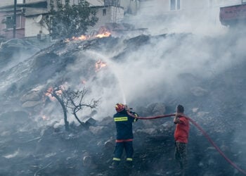 Πυρκαγιά στο Καρυδαλλό (φωτ.: EUROKINISSI / Μιχάλης Καραγιάννης)