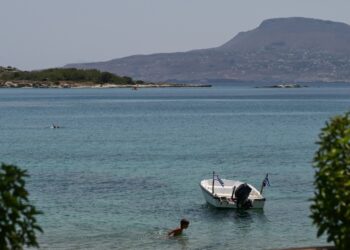 Εικόνα από την παραλία Μαράθι στα Χανιά της Κρήτης (φωτ.: Μιχάλης Καραγιάννης/EUROKINISSI)