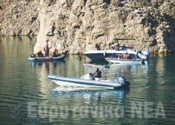 Στιγμιότυπο από τις έρευνες στη Λίμνη Κρεμαστών (φωτ.: Ευρυτανικά Νέα)