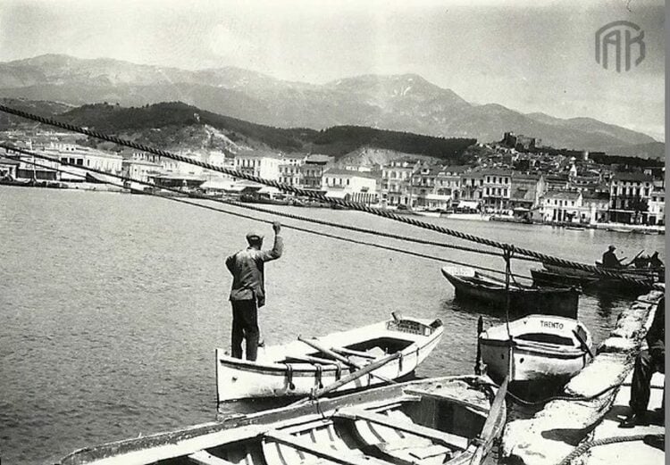 Λιμάνι της Πάτρας,1929
Από το ιδιωτικό αρχείο της οικογένειας Ε. Οικονομοπούλου (πηγή: Γενικά Αρχεία του Κράτους – Τμήμα ΓΑΚ Αχαΐας)