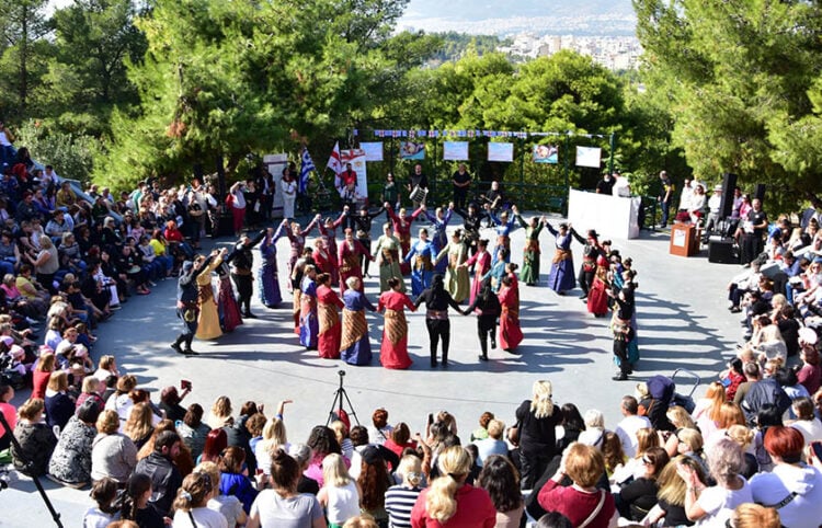 (Φωτ.: Facebook / Σύλλογος Ποντίων Αγίας Βαρβάρας «Ο Φάρος»)