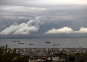 Όταν έχει συννεφιά στον Θερμαϊκό (φωτ.: EUROKINISSI/ ΡΑΦΑΗΛ ΓΕΩΡΓΙΑΔΗΣ)