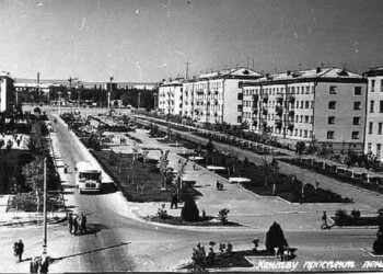 Η πόλη Κεντάου, το 1957. Ο Βασίλης Φησατίδης έζησε εκεί από το 1949 μέχρι τον θάνατό του, στις 7 Νοεμβρίου 1984 (πηγή: moremhod.info)