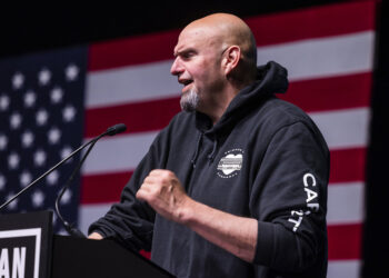 John Fetterman (φωτ.: EPA / Jim Lo Scalzo)