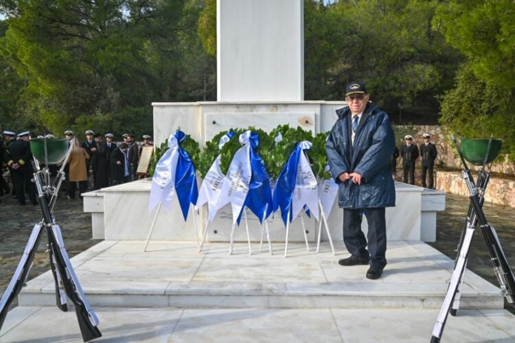 Στην τελετή παρέστη και ο αρχαιότερος επιζών του Β’ Παγκόσμιου Πολέμου Βασίλειος Μαγκασιάνος (φωτ.: Γενικό Επιτελείο Ναυτικού / Eurokinissi)