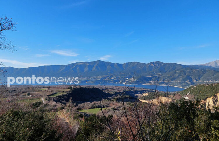 Χειμερινή και ηλιόλουστη λίμνη Πολυφύτου (φωτ.: Τζένη Ρούσσου)