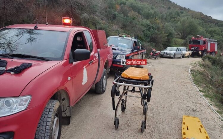 Στο σημείο του δυστυχήματος, ο δρόμος είναι χωμάτινος, πλάτους περίπου 3 μέτρων και ήταν λασπωμένος, καθώς στο νησί βρέχει τις τελευταίες δύο ημέρες (φωτ.: inkefalonia.gr)