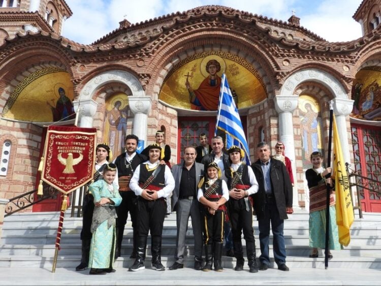 Μέλη της Ένωσης Ποντίων Αμπελοκήπων (φωτ.: Ένωση Ποντίων Αμπελοκήπων)