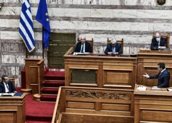 Έντονη ήταν η αντιπαράθεση μεταξύ των δύο πολιτικών αρχηγών (φωτ.: Eurokinissi/Τατιάνα Μπόλαρη)