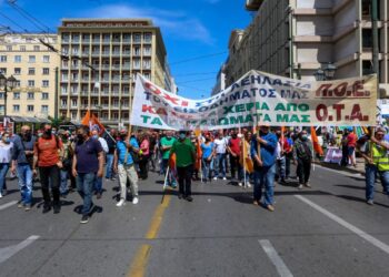 Στιγμιότυπο από παλιότερη κινητοποίηση της ΠΟΕ-ΟΤΑ, στο κέντρο της Αθήνας (φωτ.: EUROKINISSI/Χρήστος Μπόνης)