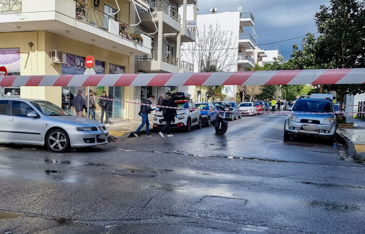 Η διασταύρωση των οδών Ύδρας και Σόλωνος στο κέντρο της Καλαμάτας όπου έγινε η επίθεση (φωτ.: EUROKINISSI)