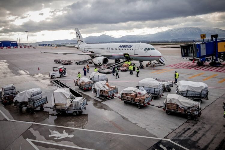 Αναχώρησε σήμερα η πρώτη αποστολή ανθρωπιστικής βοήθειας από την Ελλάδα για τους πληγέντες του σεισμού στην Τουρκία και τη Συρία (φωτ.: EUROKINISSI/Κώστας Τζούμας)