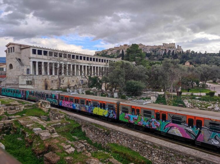 Τις πρωινές ώρες θα εμφανιστούν λίγες νεφώσεις, που θα εξελιχθούν σε τοπικές βροχές στα πεδινά και παραθαλάσσια, με βαθμιαία βελτίωση στην Αττική (φωτ.: EUROKINISSI/Γιάννης Παναγόπουλος)