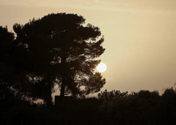 Αφρικανική σκόνη στον ουρανό της Αθήνας (φωτ. αρχείου: EUROKINISSI / Θανάσης Δημόπουλος)