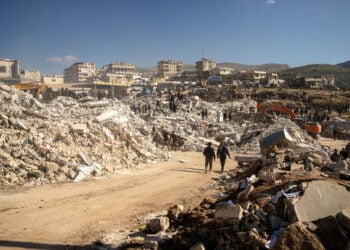 Από το σεισμό επλήγη και η πόλη Χαρίμ, κοντά στο Ιντλίμπ της βορειοδυτικής Συρίας (φωτ.: EPA / Karam Al-Masri)