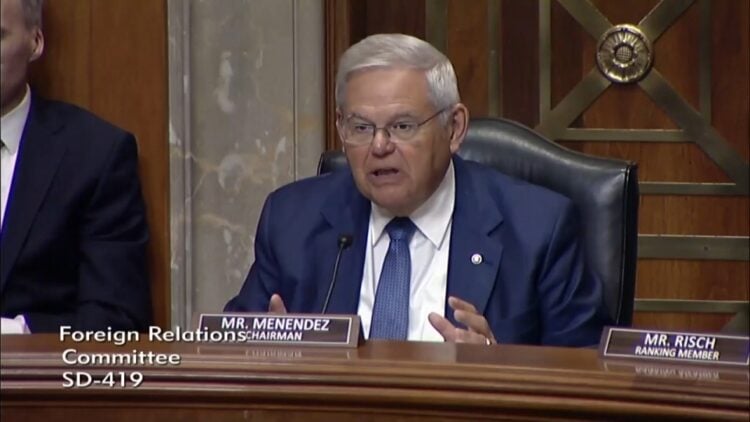 (Πηγή: YouTube/Senator Bob Menendez)