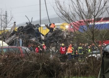 Η Μαρία, που επέζησε από το δυστύχημα χάρη στην επέμβαση κάποιων άλλων επιβατών, θυμάται μόνο τις φωνές τους. «Τις φωνές εκείνων που την έσωσαν» (φωτ.: ΜΟΤΙΟΝΤΕΑΜ/Βασίλης Βερβερίδης)