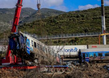 Όπως ανακοίνωσε χθες ο πρωθυπουργός, αποτελεί προτεραιότηα η οικονομική αλλά και η ηθική και ψυχολογική στήριξη» των συγγενών των θυμάτων και των τραυματιών (φωτ.: EUROKINISSI/Λεωνίδας Τζέκας)