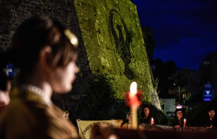 Στιγμιότυπο από τη λαμπαδηφορία που διοργάνωσε ο δήμος Πρέβεζας στην Τετάρτη 18 Μαΐου 2022 για την ημέρα Μνήμης της Γενοκτονίας των Ελλήνων του Πόντου (φωτ. αρχείου: Eurokinissi/Γιώργος Ευσταθίου)