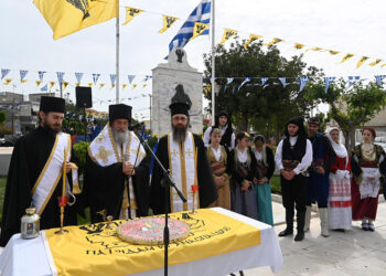 Τρισάγιο από τον μητροπολίτη Αττικής και Βοιωτίας Χρυσόστομο στο Μνημείο Ηρώων Ακριτών του Πόντου (φωτ.: Facebook / Δήμος Αχαρνών)