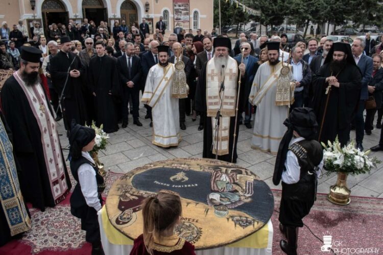 Πλήθος κόσμου τίμησε την εκδήλωση μνήμης στην Καλαμαριά (φωτ.: facebook/Αδελφότητα Κρωμναίων Καλαμαριάς/GK Photography)