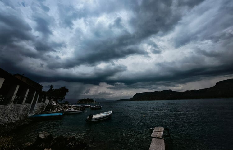 Έντονα καιρικά φαινόμενα στην πόλη του Ναυπλίου (φωτ.: ΑΠΕ-ΜΠΕ / Ευάγγελος Μπουγιώτης)