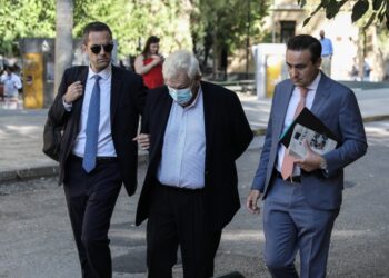 Ο Δημήτρης Κουτσολιούτσος ενώ προσέρχεται στο δικαστήριο (φωτ.: EUROKINISSI/Βασίλης Ρεμπάπης)