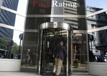 Άποψη των γραφείων του οίκου αξιολόγησης
Fitch Ratings, στη Νέα Υόρκη (φωτ.: EPA / Andrew Gombert)