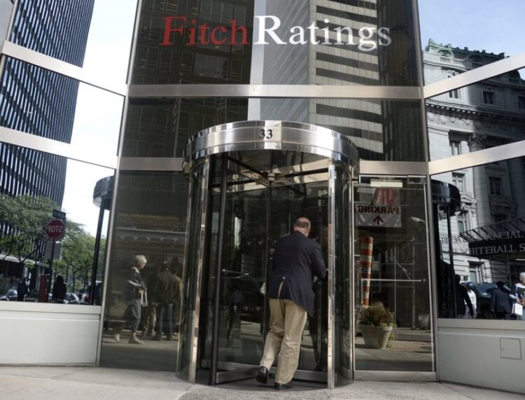 Άποψη των γραφείων του οίκου αξιολόγησης
Fitch Ratings, στη Νέα Υόρκη (φωτ.: EPA / Andrew Gombert)