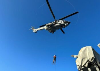 Φωτογραφία που δόθηκε στην δημοσιότητα από το Λιμενικό Σώμα - Ελληνική Ακτοφυλακή από την επιχείρηση έρευνας και διάσωσης σε διεθνή ύδατα στη θαλάσσια περιοχή 47 ν.μ. νοτιοδυτικά Πύλου (φωτ.: Λιμενικό Σώμα - Ελληνική Ακτοφυλακή/ EUROKINISSI)