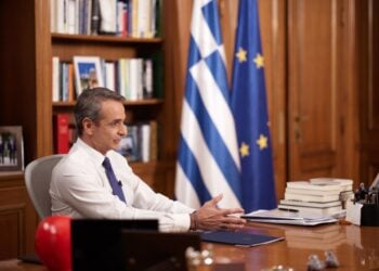 Συνέντευξη του πρωθυπουργού Κυριάκου Μητσοτάκη στο κεντρικό δελτίο ειδήσεων του ΣΚΑΪ, 
στους δημοσιογράφους Σία Κοσιώνη και Παύλο Τσίμα. Πέμπτη 13 Ιουλίου 2023 ( Φωτ.: Γραφείο Τύπο  πρωθυπουργού/Δημήτρης Παπαμήτσος)