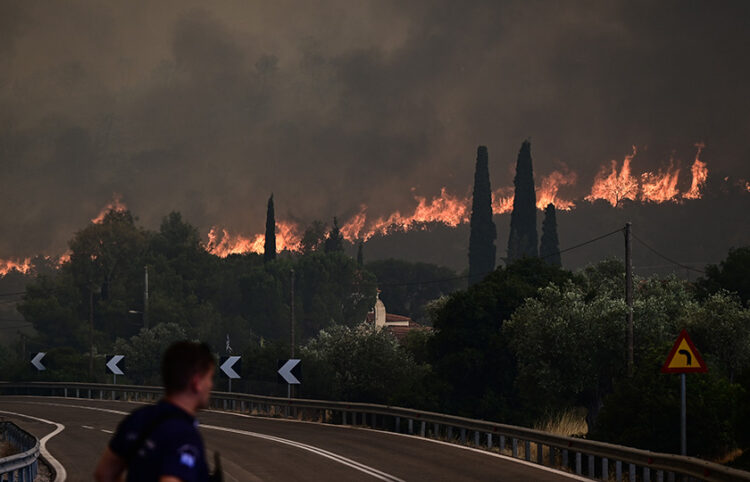 Πυρκαγιά στα Δερβενοχώρια (φωτ.: EUROKINISSI / Μιχάλης Καραγιάννης)