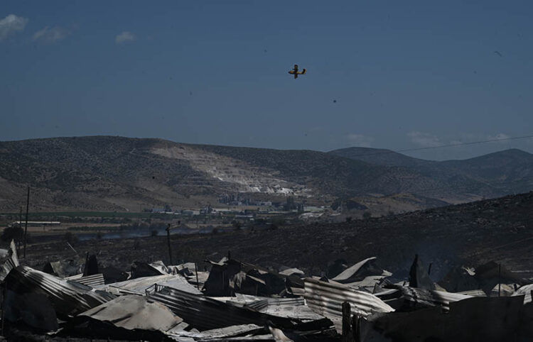 Πυροσβεστικό αεροπλάνο στην περιοχή Αέρινο του Αγχίαλου στη Μαγνησία (φωτ.: EUROKINISSI / Τατιάνα Μπόλαρη)