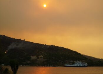 Oι αναζωπυρώσεις στην Κέρκυρα εντοπίζονται κυρίως στην ευρύτερη περιοχή της βορειοανατολικής πλευράς του νησιού (φωτ.: EUROKINISSI/Γιώργος Κονταρίνης)