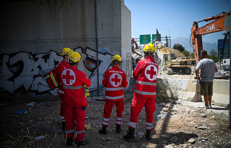 Κατάρρευση τμήματος γέφυρας στην Περιμετρική της Πάτρας (φωτ.: EUROKINISSI / Γιώτα Λοτσάρη)