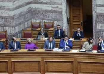 Στελέχη της Νέας Δημοκρατίας κατά τη συζήτηση στη Βουλή για το νομοσχέδιο των Ελλήνων του εξωτερικού (φωτ.: EUROKINISSI/Βασίλης Ρεμπάπης)